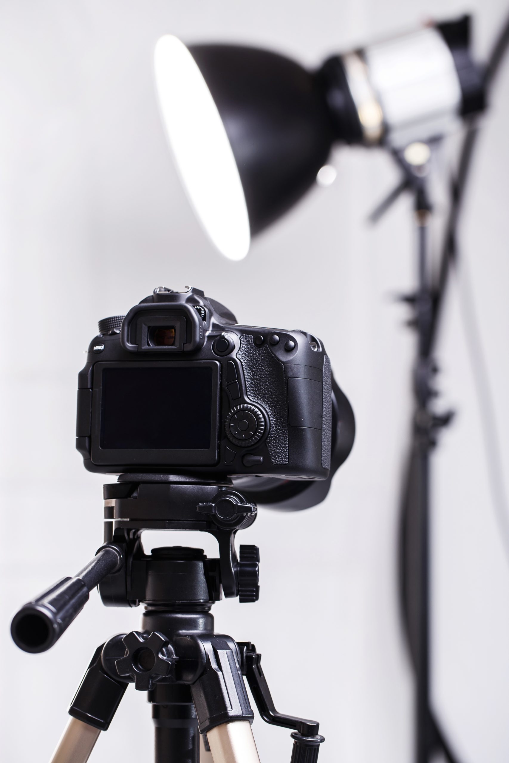 dslr camera tripod scaled